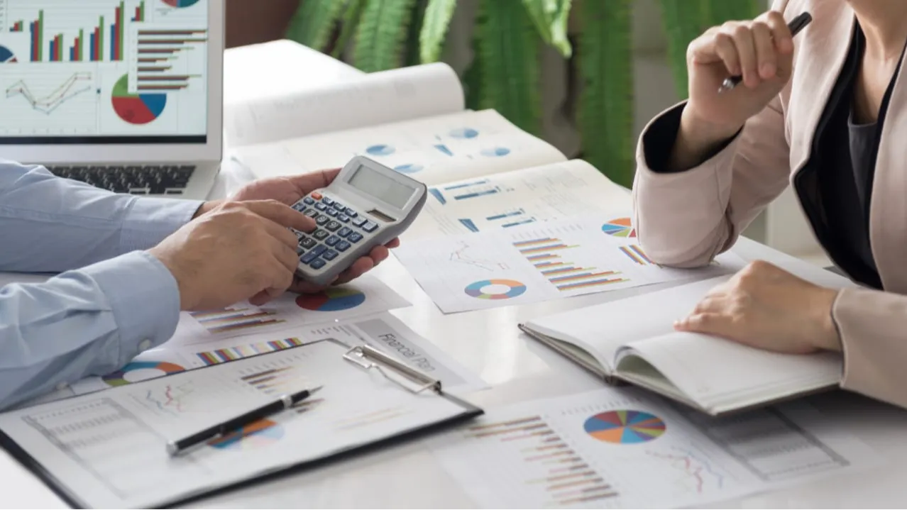 The Ultimate Guide to Choosing the Right Cloud-Based ERP Suite