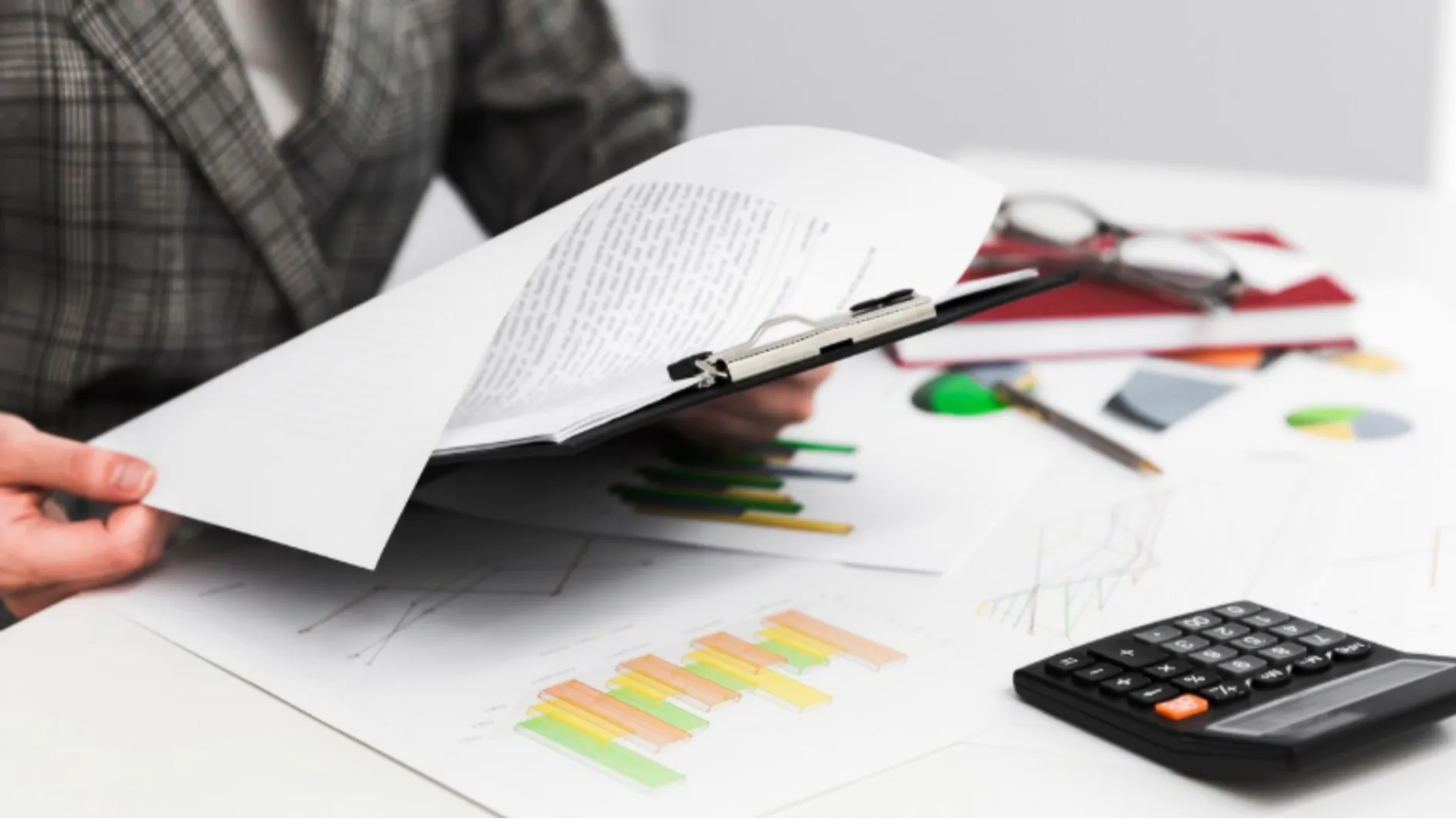 How Global Financial Volatility Affects SME Accounting Practices