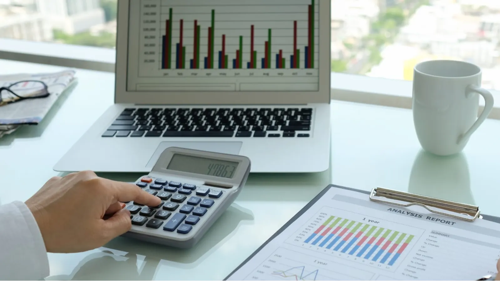 How ERP Software Helps Manufacturers Stay Ahead of the Curve