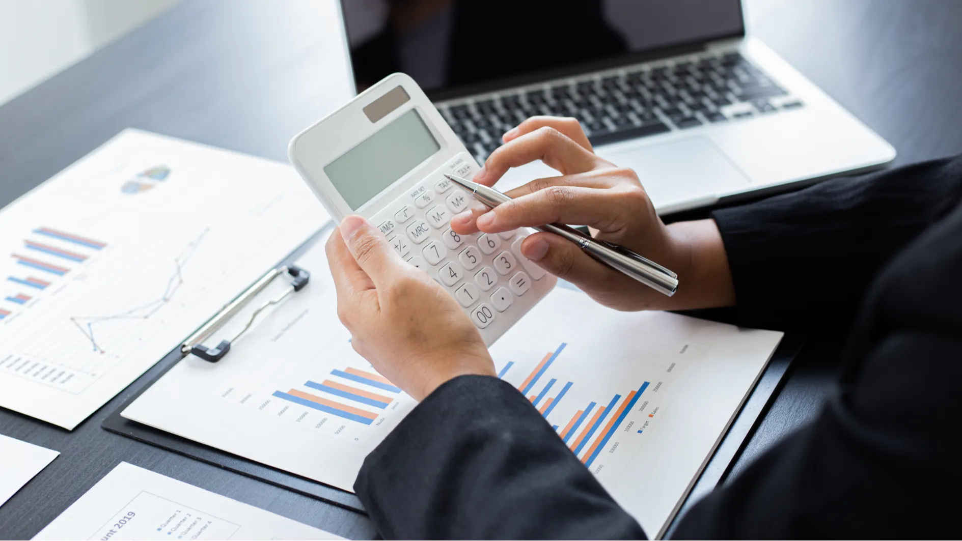 Is Outsourced Bookkeeping Cheaper Than Accounting Software?