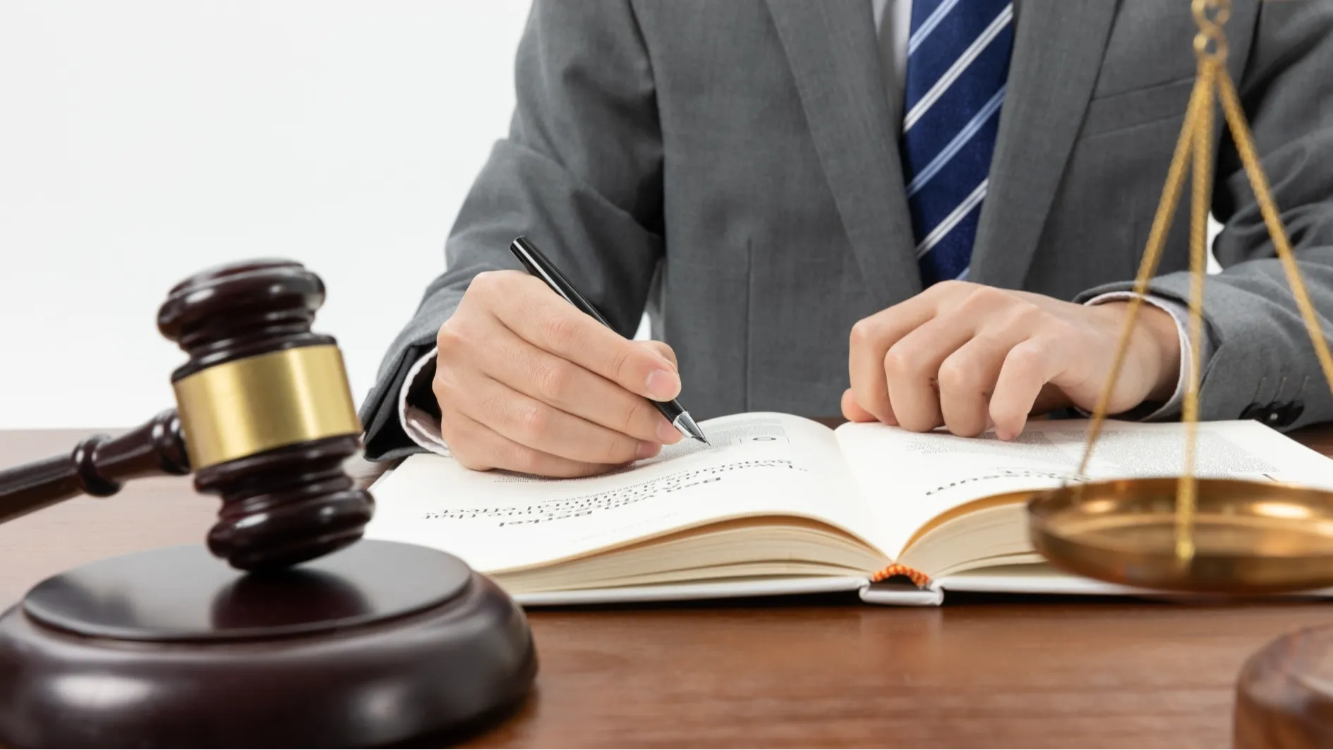 Civil Lawsuit vs Criminal Report in Credit Disputes: What’s the Difference?