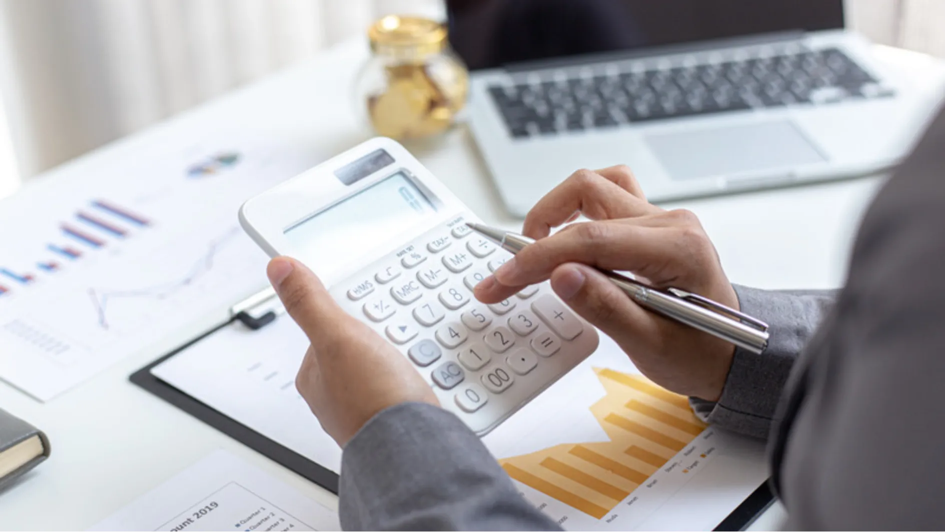 Why ERP Outperforms Traditional Accounting Software