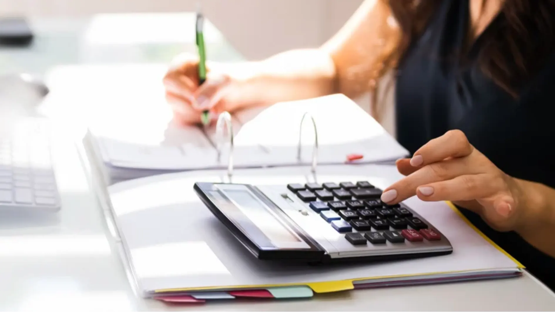 Want Error-Free Financial Reports? Indonesia’s Best Accounting Software Has You Covered